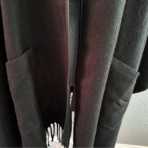 Lauren Ralph Lauren Buckle-Front Poncho / Cape Wrap - NWT - Picture 5 of 10